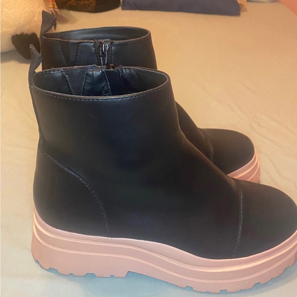 Unisex boot